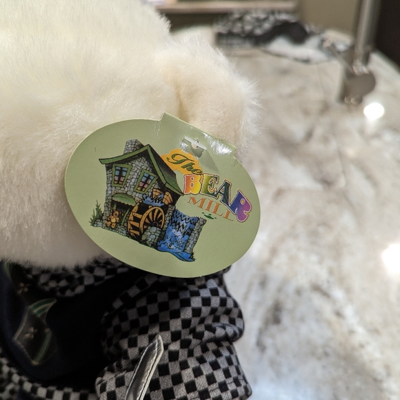 COPY - The Bear Mill Plush Teddy bear with a removable knights suit - Picture 2 of 5